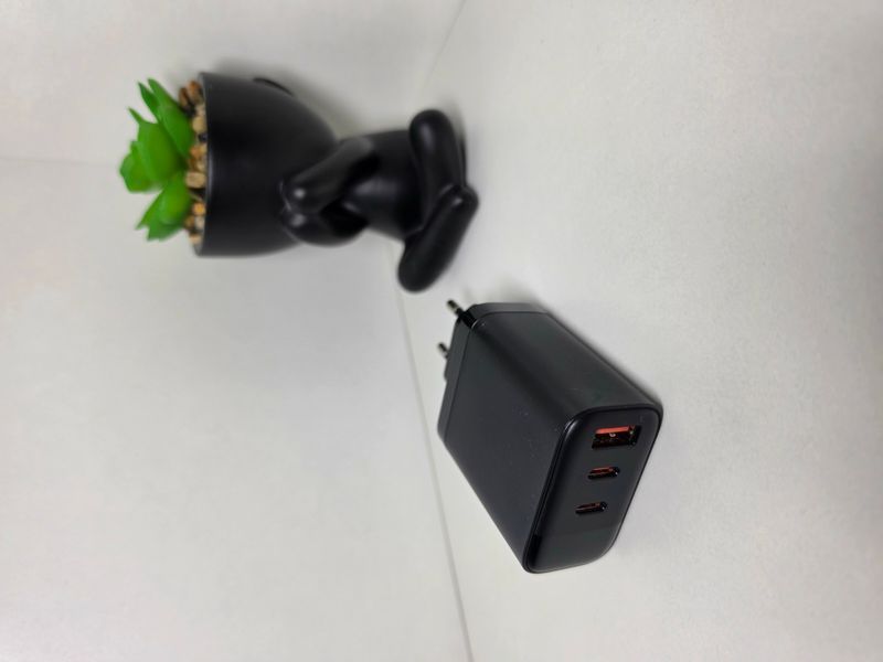 Сетевое зарядное устройство Tuodes мощностью 65W 002 фото